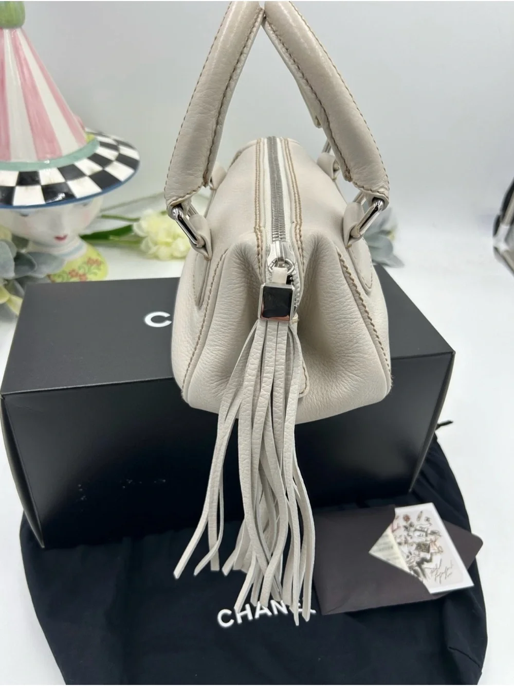 Women Chanel, LAX Cream pebbled grain leather bowler bag series 8 made in Italy